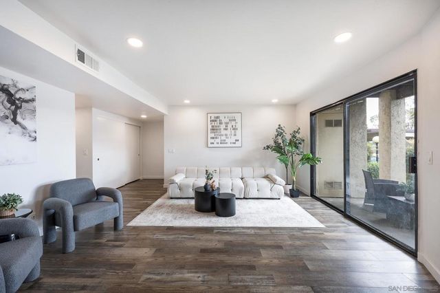 440 Citracado Parkway 5, Escondido, CA 92025