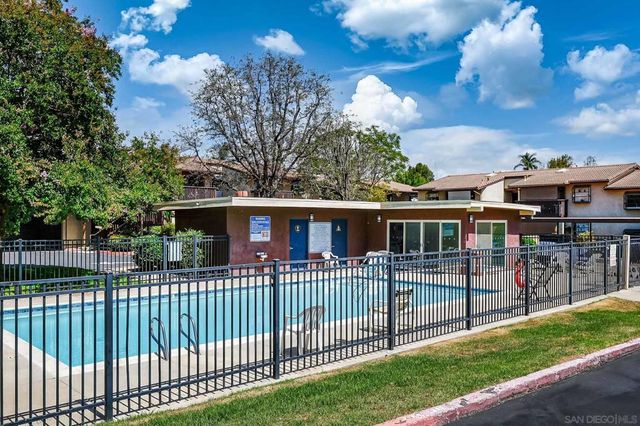 440 Citracado Parkway 5, Escondido, CA 92025
