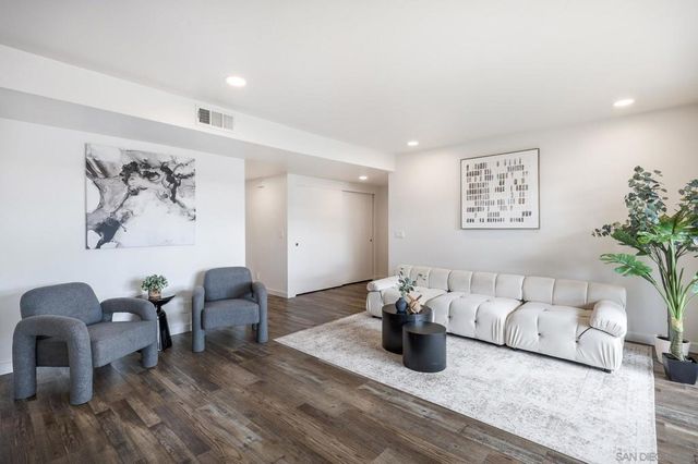 440 Citracado Parkway 5, Escondido, CA 92025