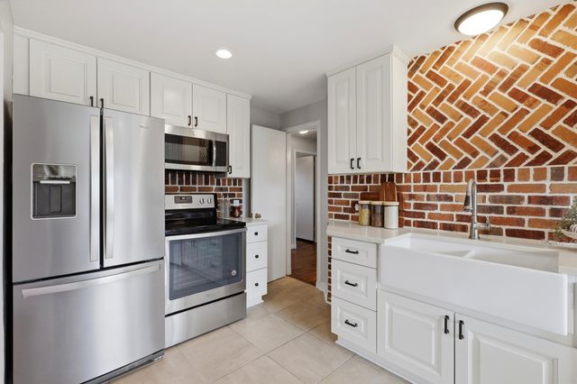 2211 W Walton Ave, Spokane, WA 99205