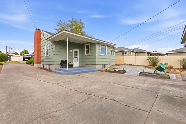 2211 W Walton Ave, Spokane, WA 99205