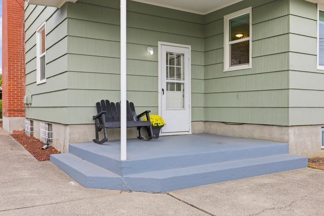 2211 W Walton Ave, Spokane, WA 99205
