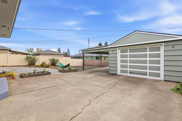 2211 W Walton Ave, Spokane, WA 99205
