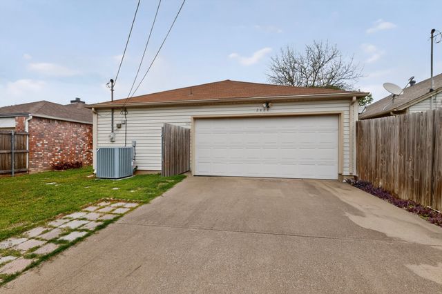 2424 Markland Street, Irving, TX 75060