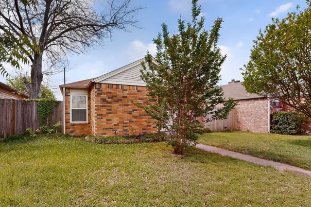 2424 Markland Street, Irving, TX 75060