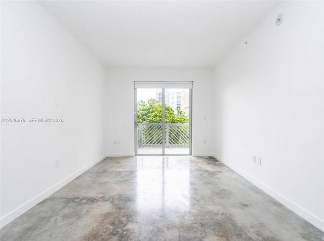 761 NW 1st St 302, Miami, FL 33128