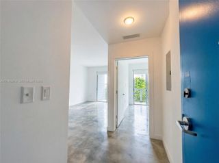 761 NW 1st St 302, Miami, FL 33128