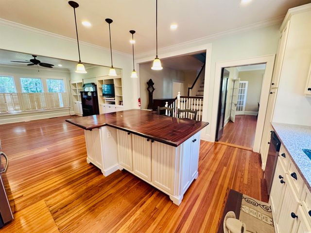 5 S Rosemary Ave., Andrews, SC 29510