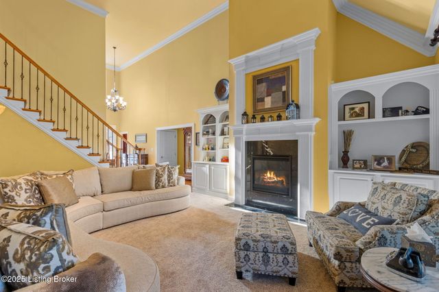 8809 Duck Crossing Ln, Louisville, KY 40291