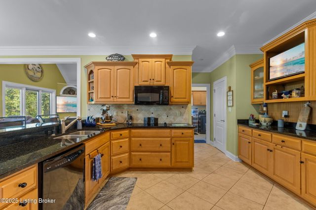 8809 Duck Crossing Ln, Louisville, KY 40291