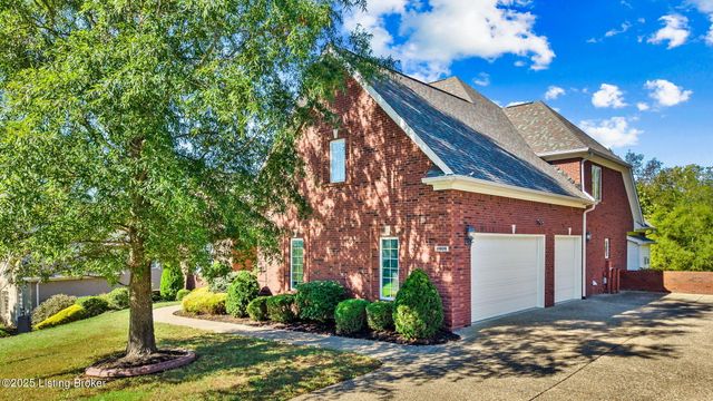 8809 Duck Crossing Ln, Louisville, KY 40291