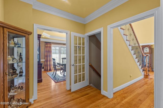 8809 Duck Crossing Ln, Louisville, KY 40291