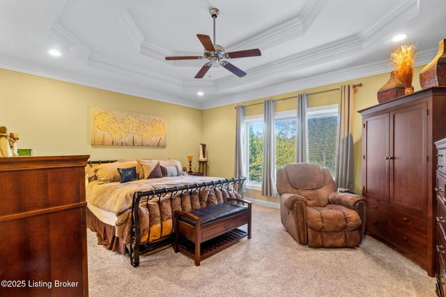 8809 Duck Crossing Ln, Louisville, KY 40291