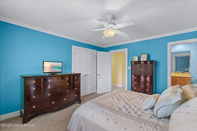 8809 Duck Crossing Ln, Louisville, KY 40291