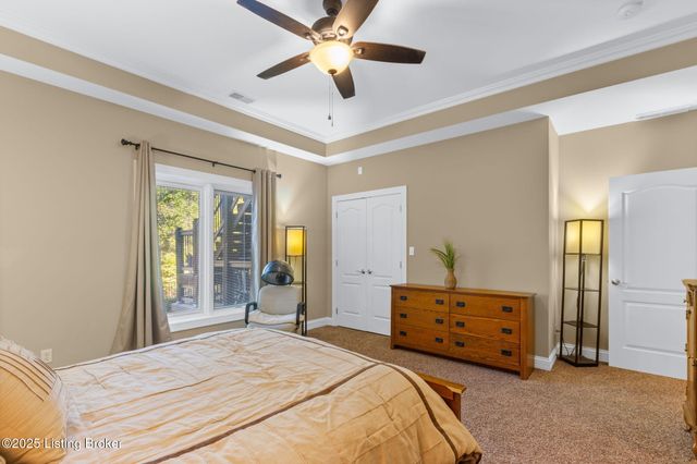 8809 Duck Crossing Ln, Louisville, KY 40291