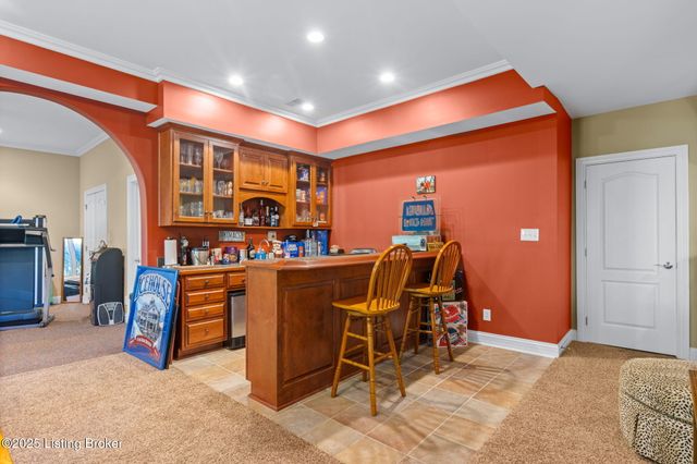 8809 Duck Crossing Ln, Louisville, KY 40291