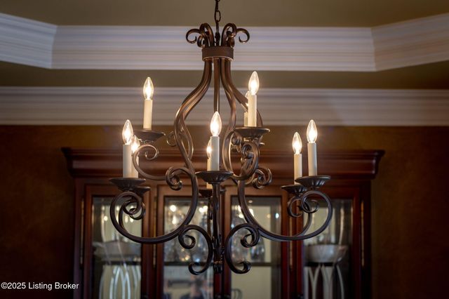 8809 Duck Crossing Ln, Louisville, KY 40291