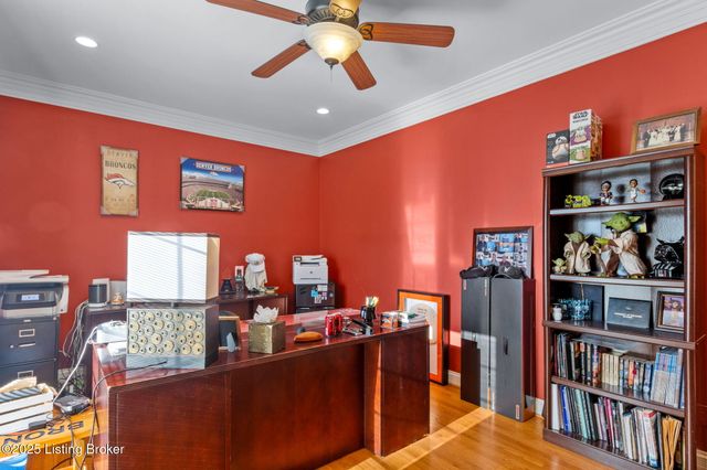 8809 Duck Crossing Ln, Louisville, KY 40291