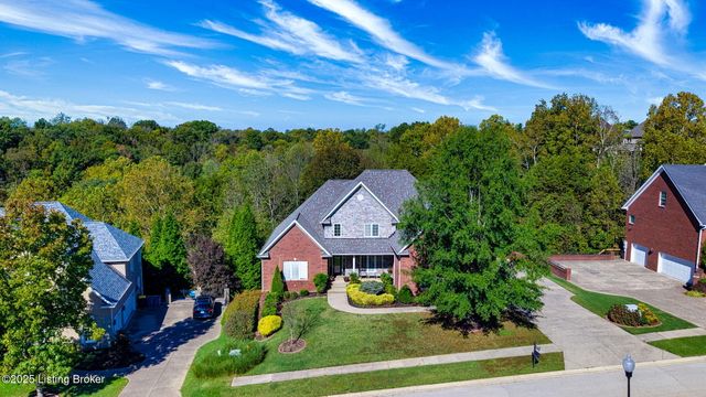 8809 Duck Crossing Ln, Louisville, KY 40291