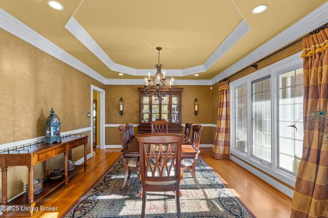 8809 Duck Crossing Ln, Louisville, KY 40291