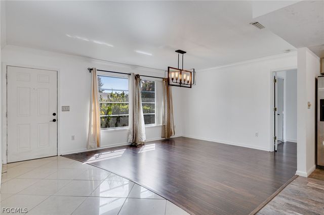 233 SW 42nd TER, Cape Coral, FL 33914