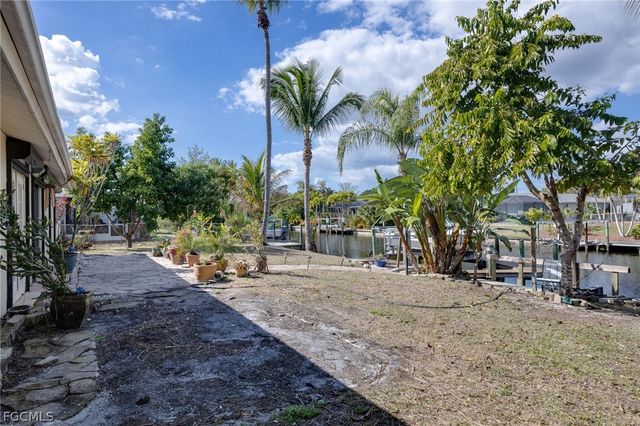 233 SW 42nd TER, Cape Coral, FL 33914