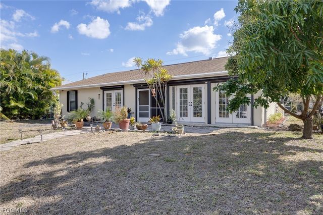 233 SW 42nd TER, Cape Coral, FL 33914