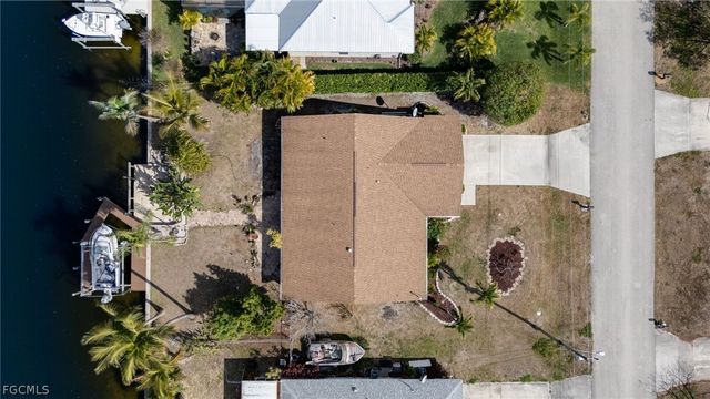 233 SW 42nd TER, Cape Coral, FL 33914