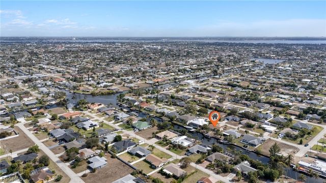 233 SW 42nd TER, Cape Coral, FL 33914