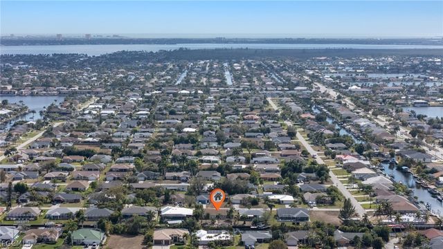 233 SW 42nd TER, Cape Coral, FL 33914
