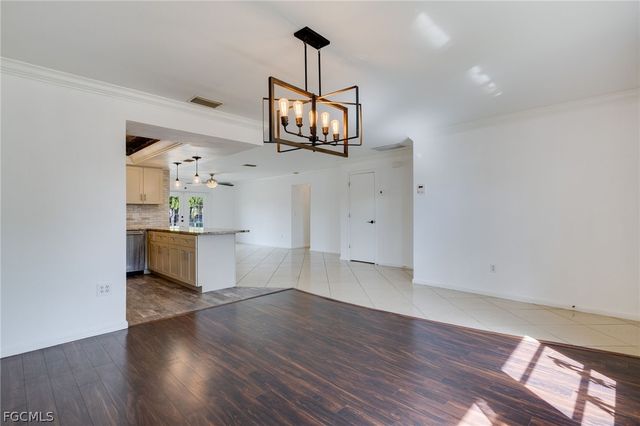 233 SW 42nd TER, Cape Coral, FL 33914