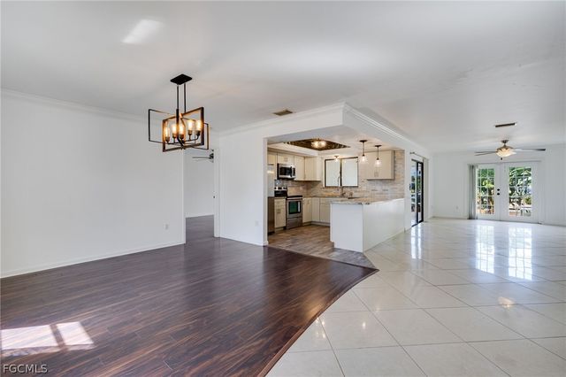 233 SW 42nd TER, Cape Coral, FL 33914