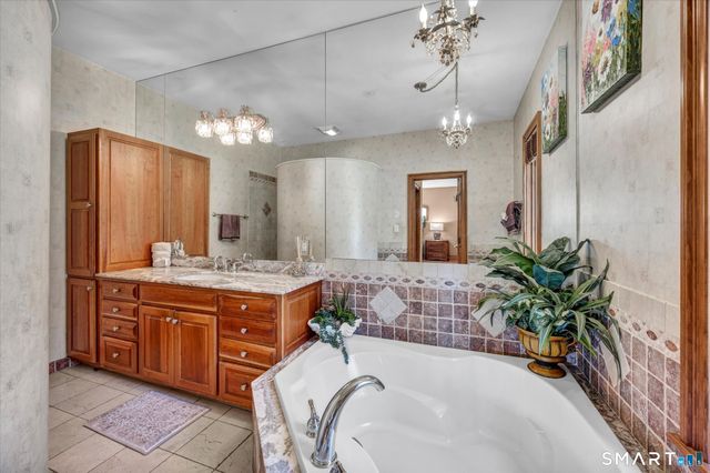 72 Village Gate Drive, Southington, CT 06489