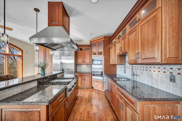 72 Village Gate Drive, Southington, CT 06489