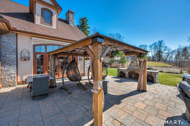 72 Village Gate Drive, Southington, CT 06489