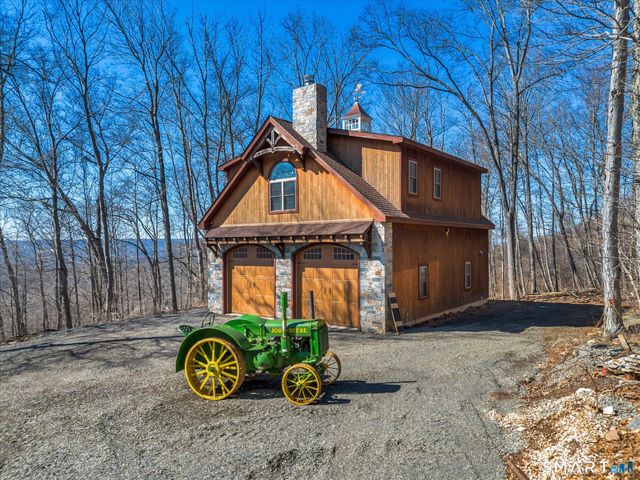 72 Village Gate Drive, Southington, CT 06489