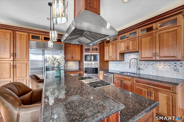 72 Village Gate Drive, Southington, CT 06489