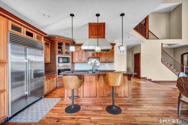 72 Village Gate Drive, Southington, CT 06489