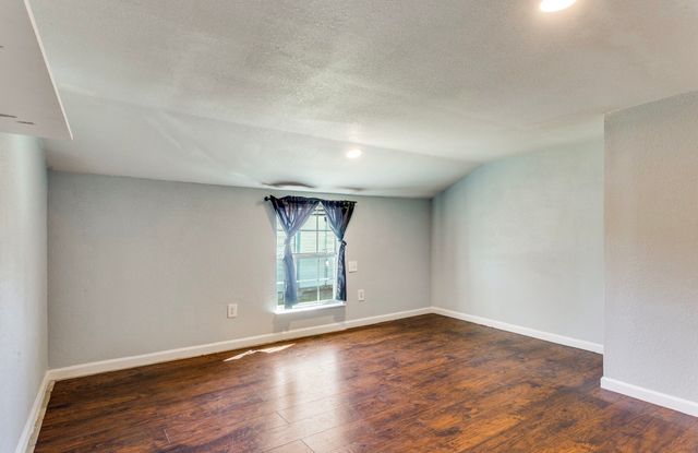 303 S Russell Street, Alvarado, TX 76009