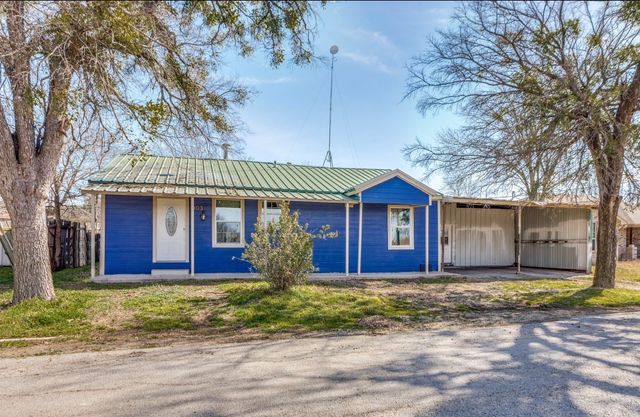 303 S Russell Street, Alvarado, TX 76009