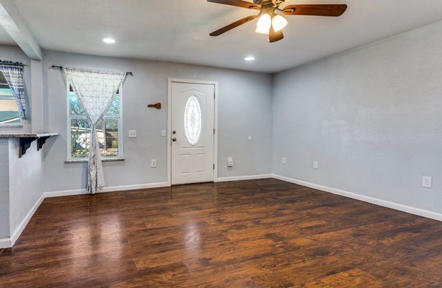 303 S Russell Street, Alvarado, TX 76009