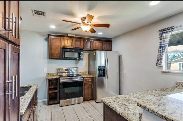 303 S Russell Street, Alvarado, TX 76009