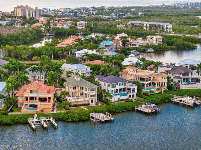 208 San Mateo DR, Bonita Springs, FL 34134