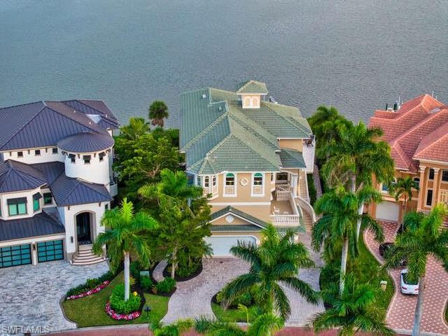 208 San Mateo DR, Bonita Springs, FL 34134