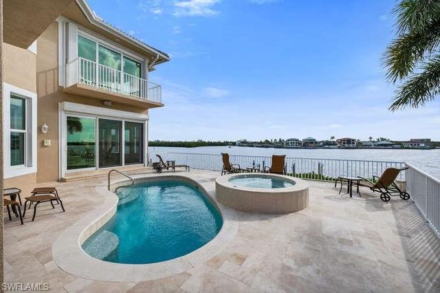 208 San Mateo DR, Bonita Springs, FL 34134