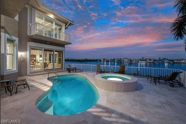 208 San Mateo DR, Bonita Springs, FL 34134