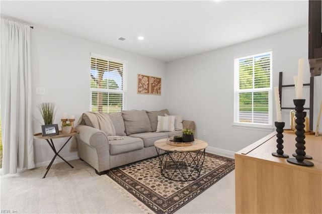 273 Falcon AVE, Portsmouth, VA 23701