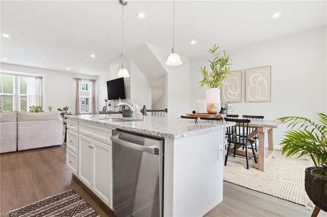 273 Falcon AVE, Portsmouth, VA 23701