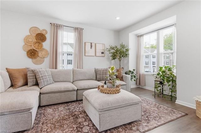 273 Falcon AVE, Portsmouth, VA 23701