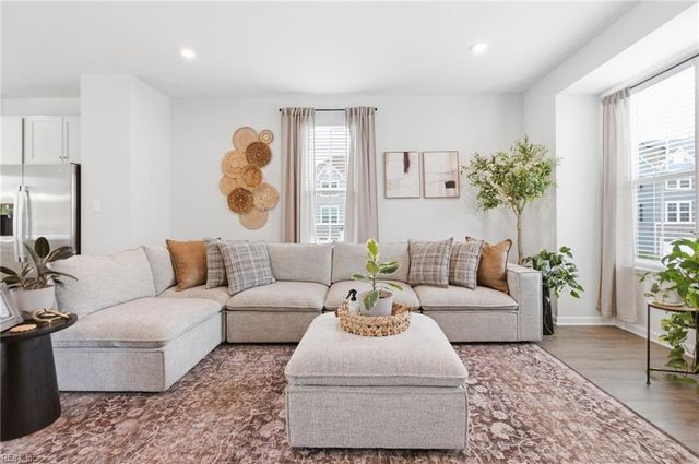 273 Falcon AVE, Portsmouth, VA 23701